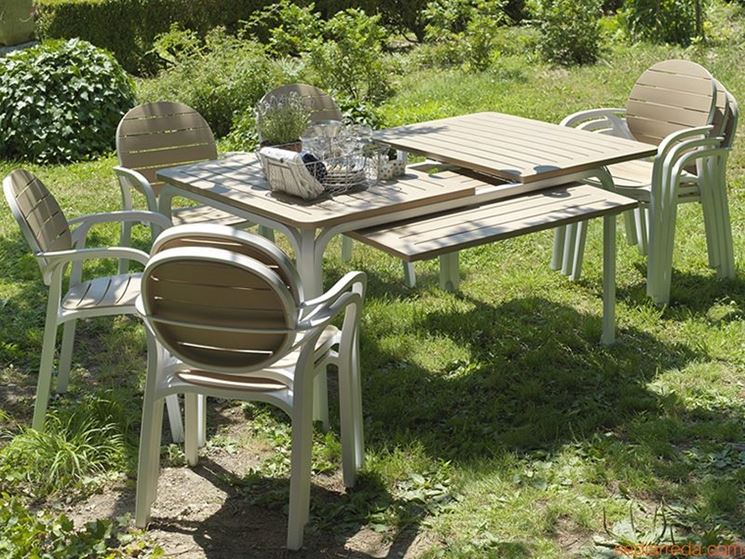 Mobili lavelli tavoli giardino metallo for Arredo giardino vendita on line